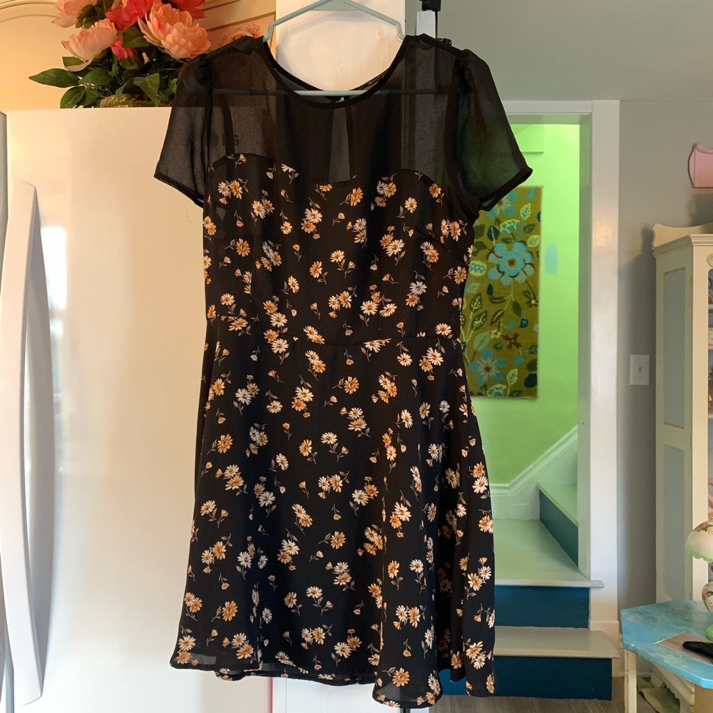 Forever 21 daisy dress